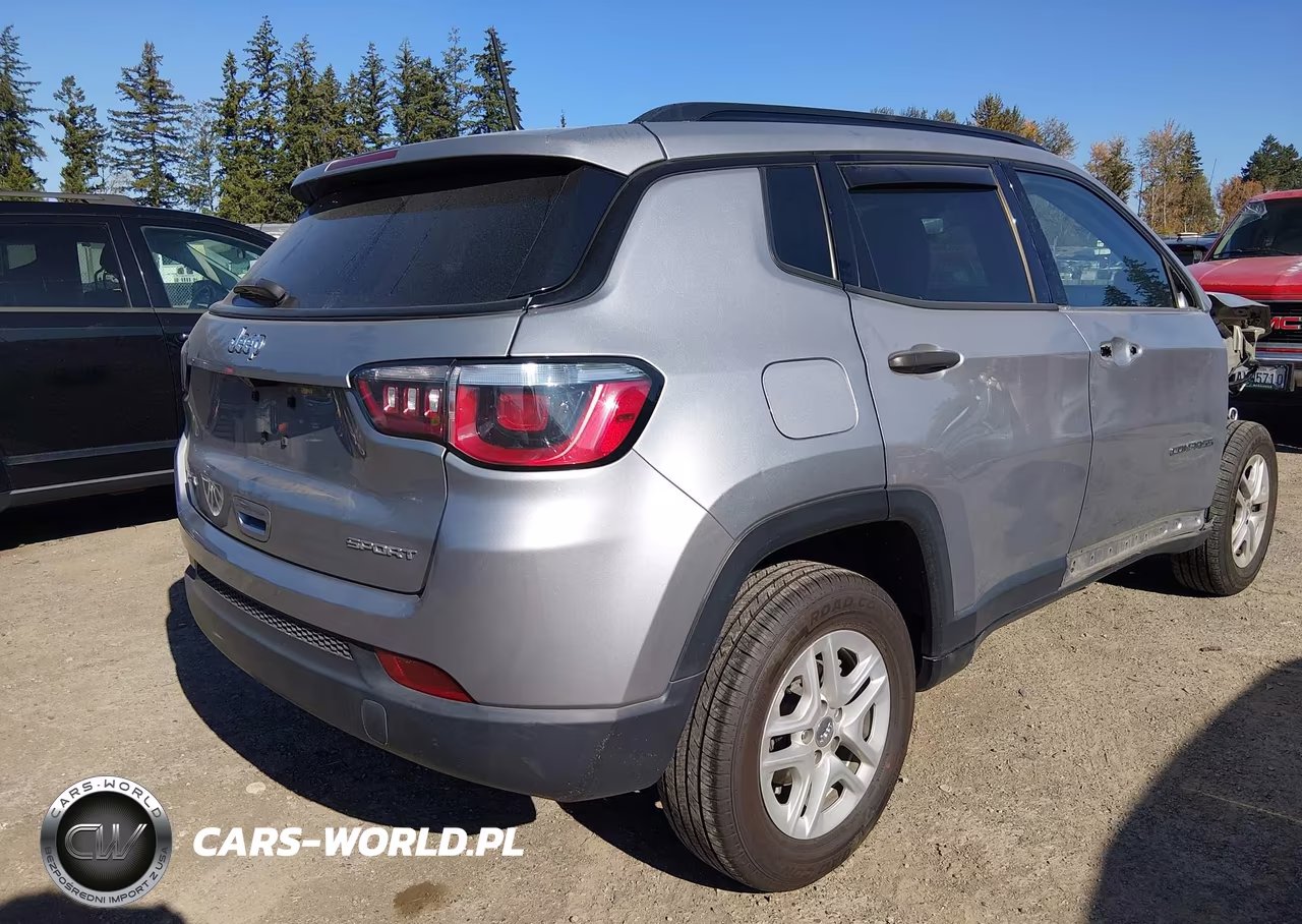 2018 Jeep Compass Sport 4X4 VIN:3C4NJDAB2JT457147 - 4