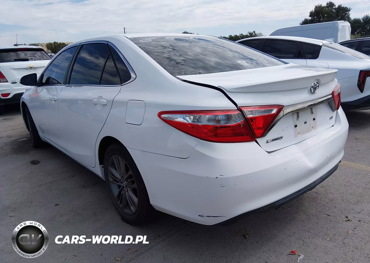 2015 Toyota Camry Se VIN:4T1BF1FK7FU984704 - 3