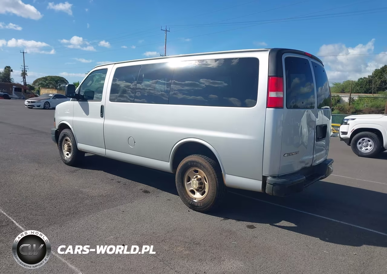 2018 Chevrolet Express 2500 Ls VIN:1GAWGEFG1J1308855 - 3