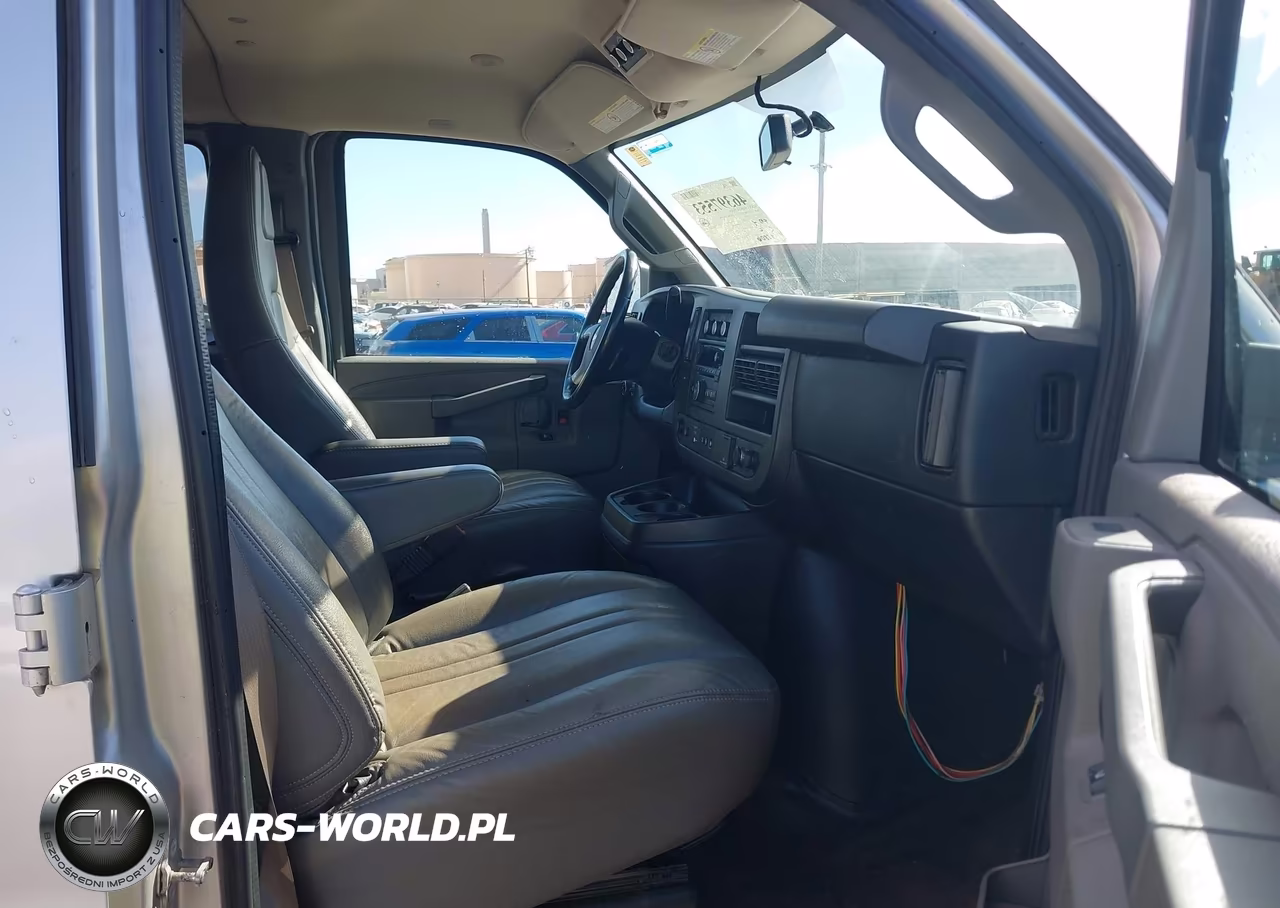 2018 Chevrolet Express 2500 Ls VIN:1GAWGEFG1J1308855 - 5