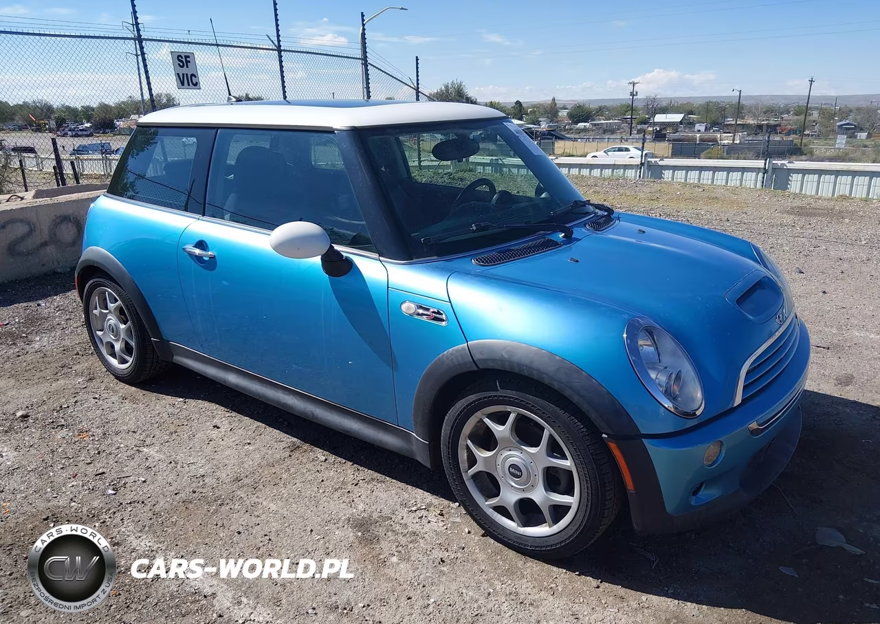 2005 Mini Cooper S VIN:WMWRE33555TG98886 - 1