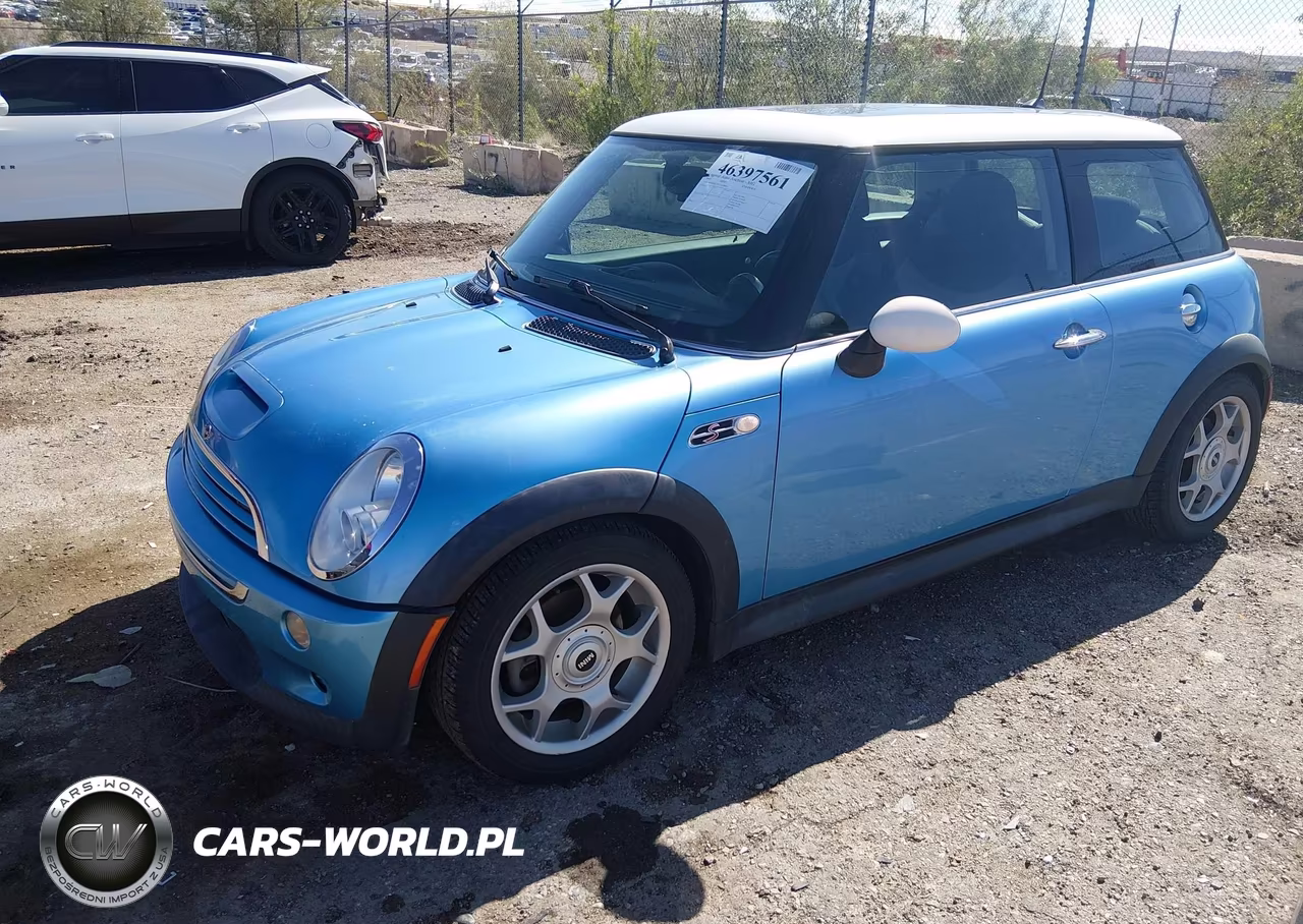 2005 Mini Cooper S VIN:WMWRE33555TG98886 - 2