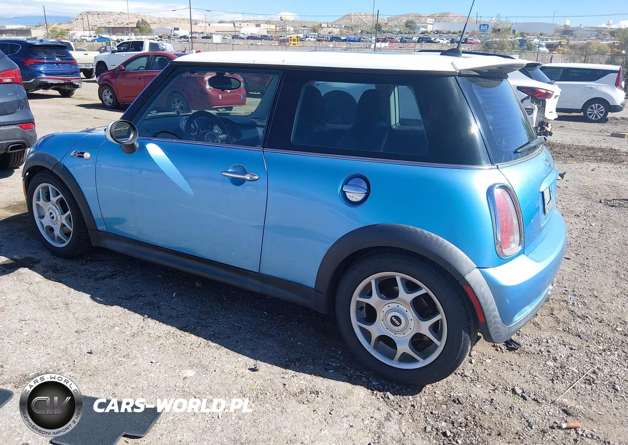 2005 Mini Cooper S VIN:WMWRE33555TG98886 - 3