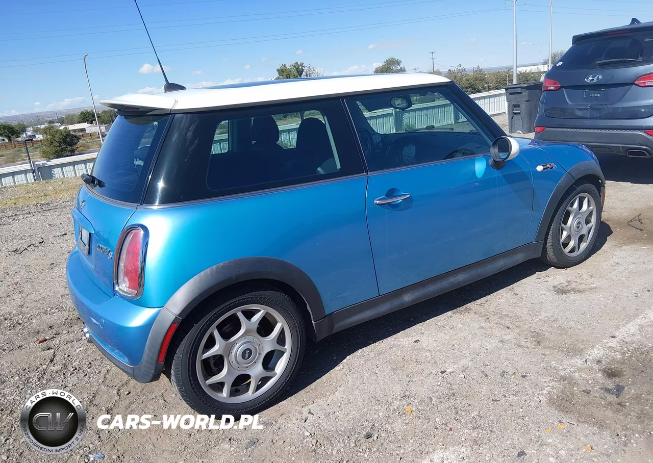 2005 Mini Cooper S VIN:WMWRE33555TG98886 - 4