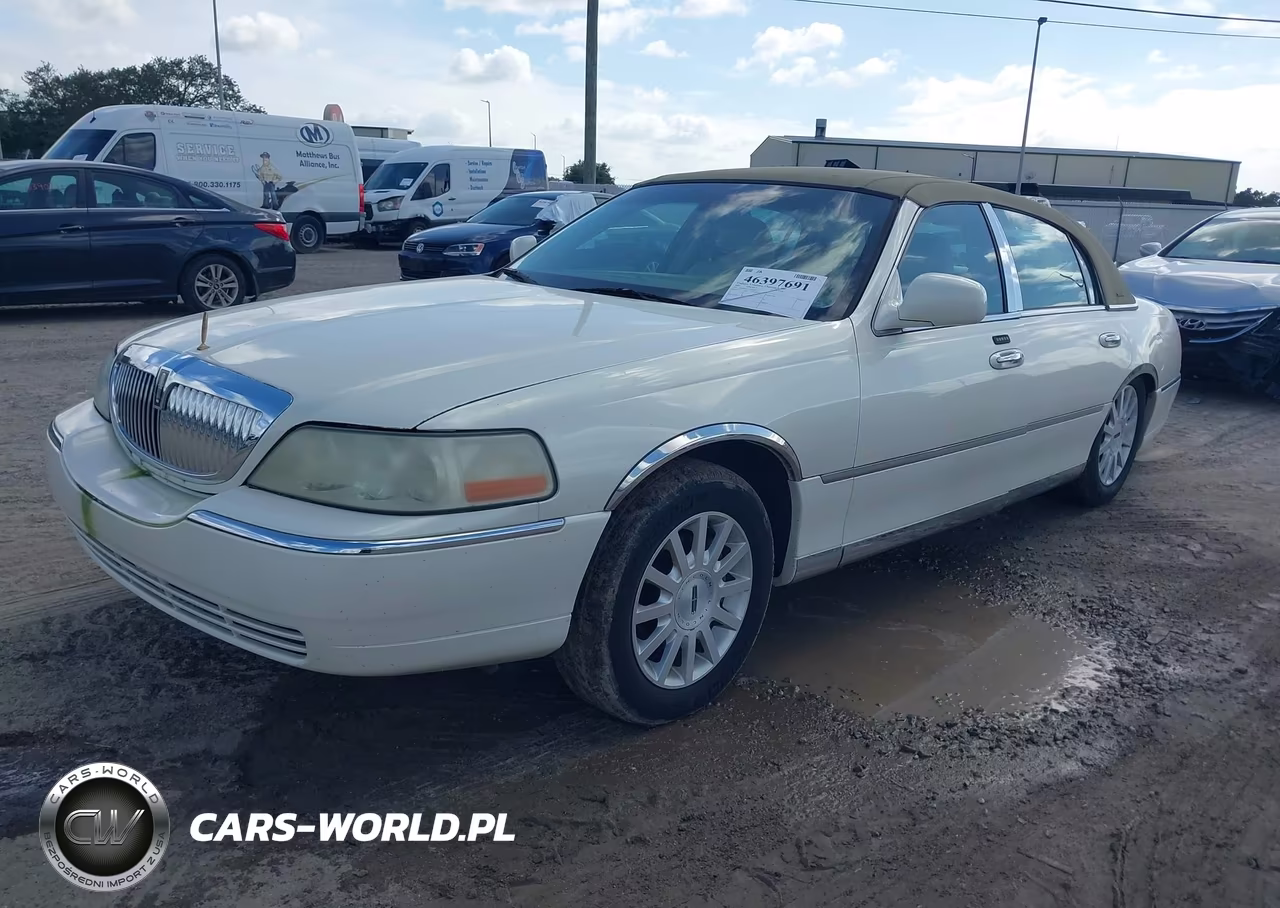 2007 Lincoln Town Car Signature VIN:1LNHM81V37Y635205 - 2
