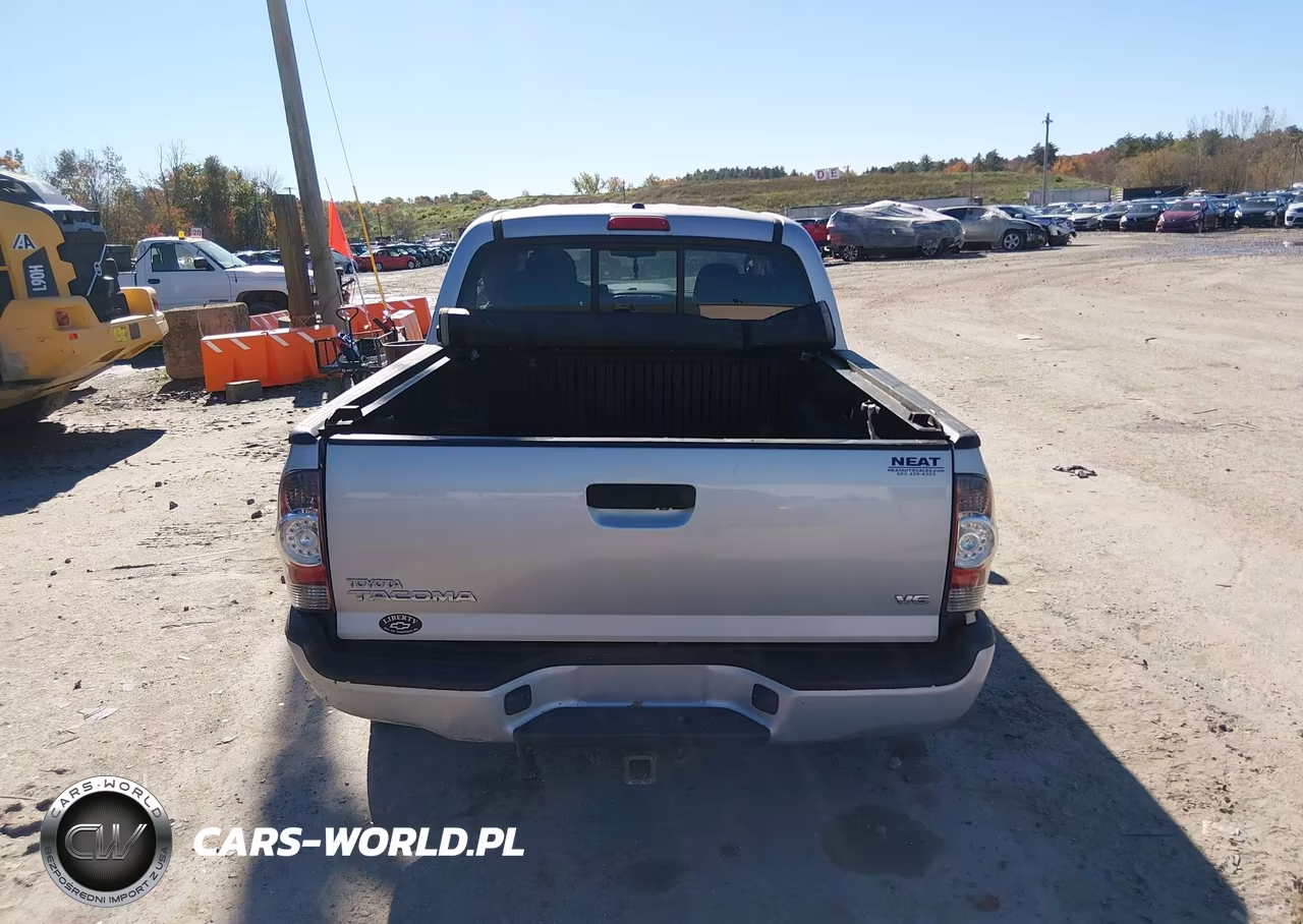 2011 Toyota Tacoma Base V6 VIN:3TMLU4ENXBM069937 - 17