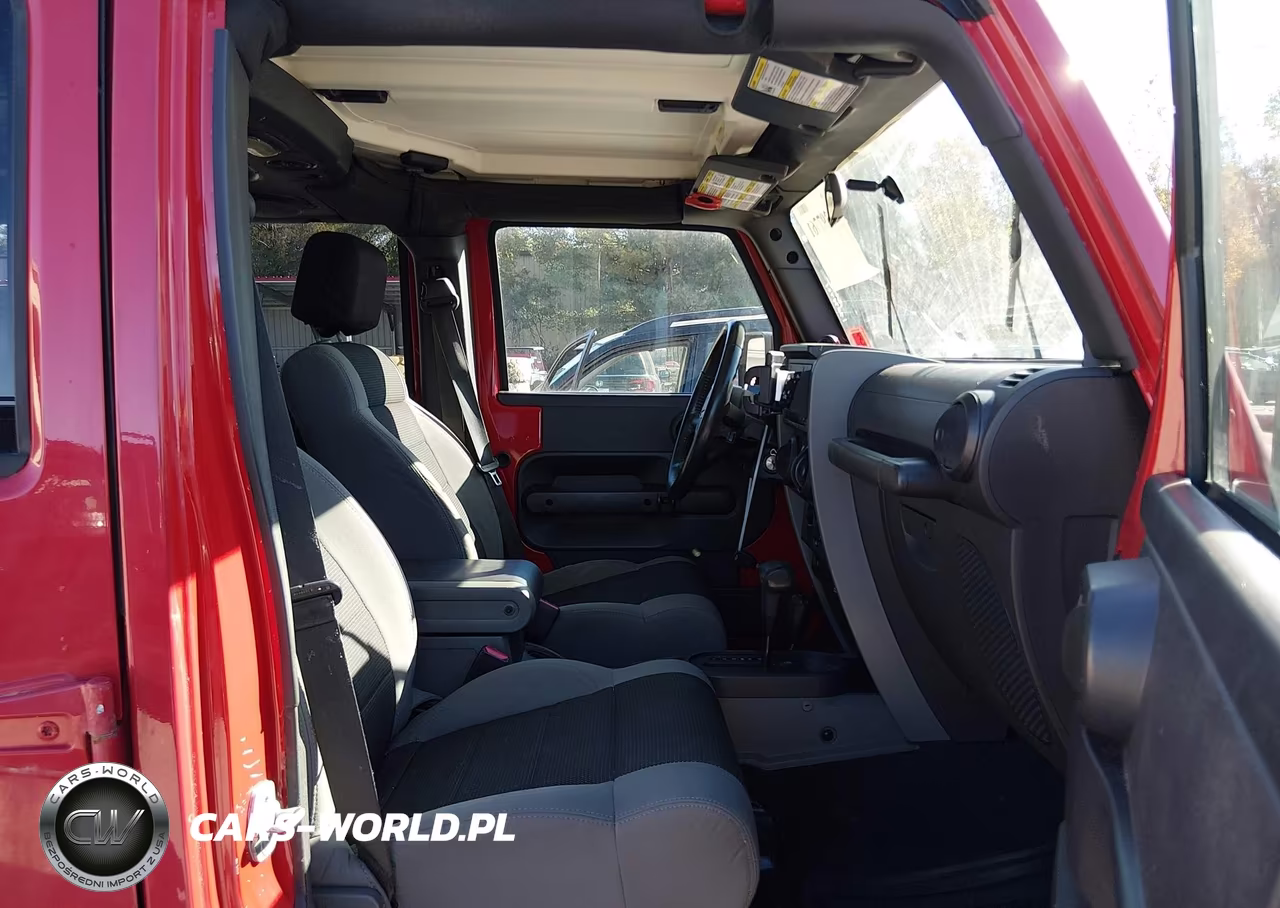 2007 Jeep Wrangler Unlimited X VIN:1J4GA39157L189935 - 5