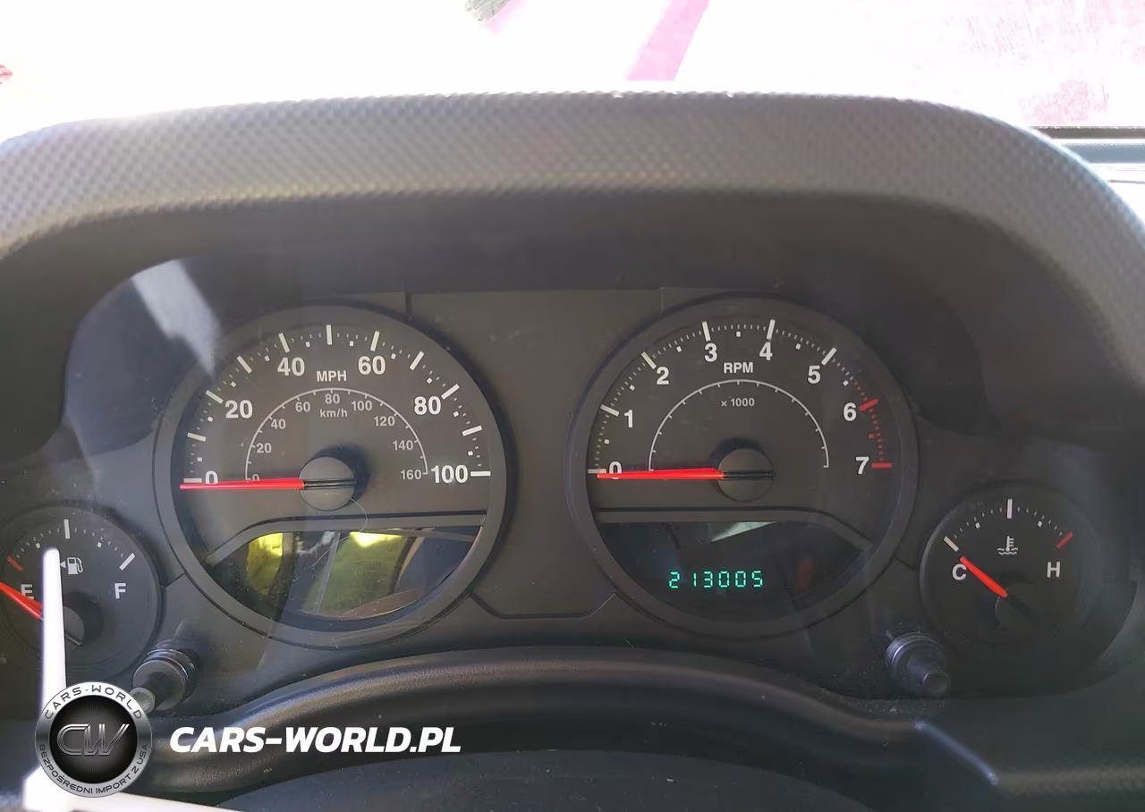 2007 Jeep Wrangler Unlimited X VIN:1J4GA39157L189935 - 7