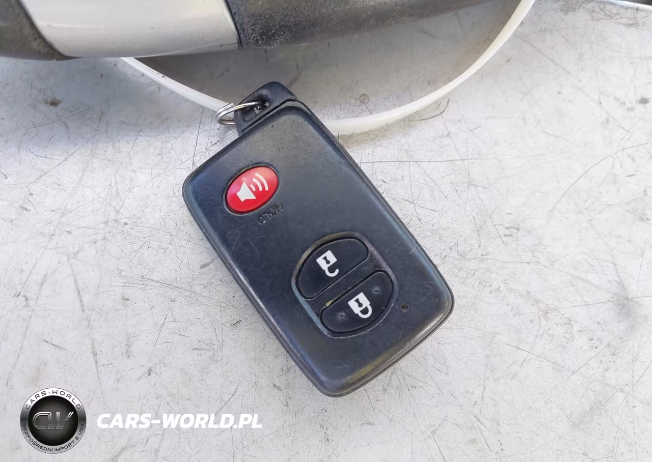 2013 Toyota Prius Two VIN:JTDKN3DU3D5644609 - 11