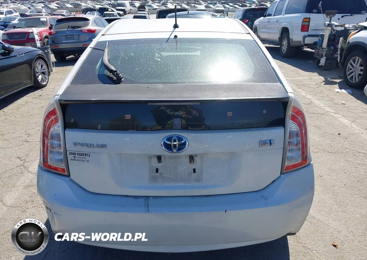 2013 Toyota Prius Two VIN:JTDKN3DU3D5644609 - 16