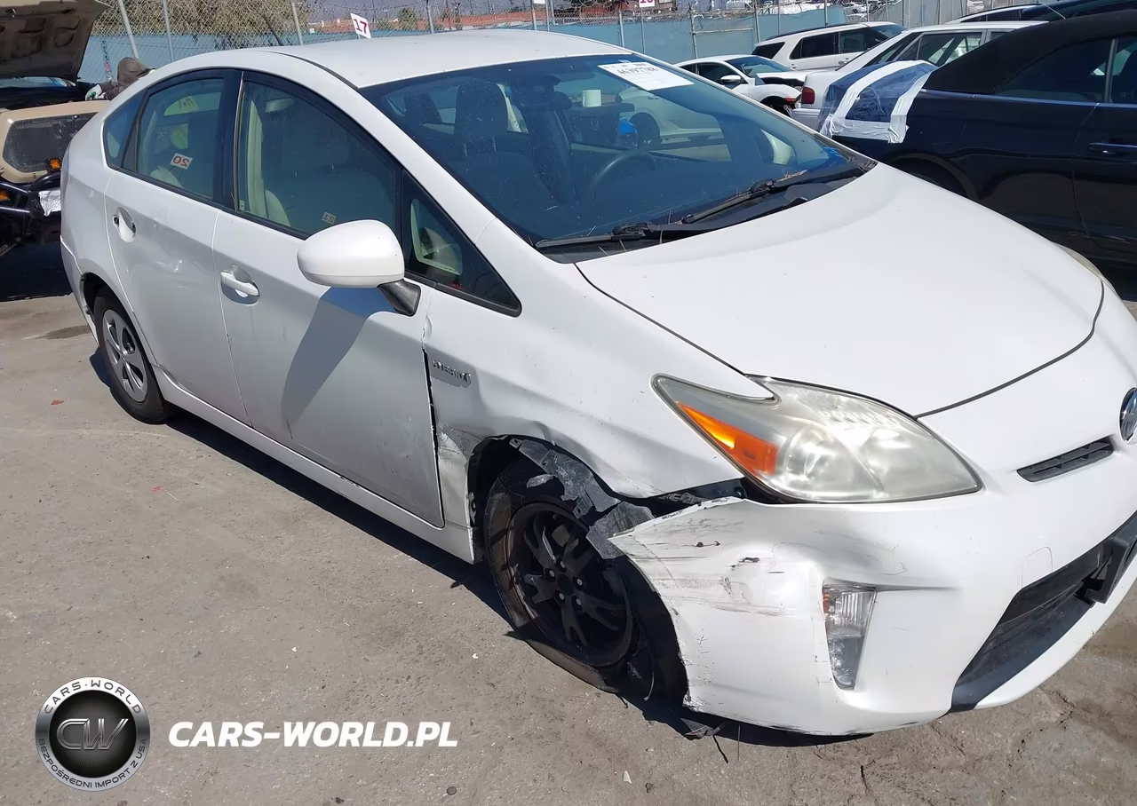 2013 Toyota Prius Two VIN:JTDKN3DU3D5644609 - 6