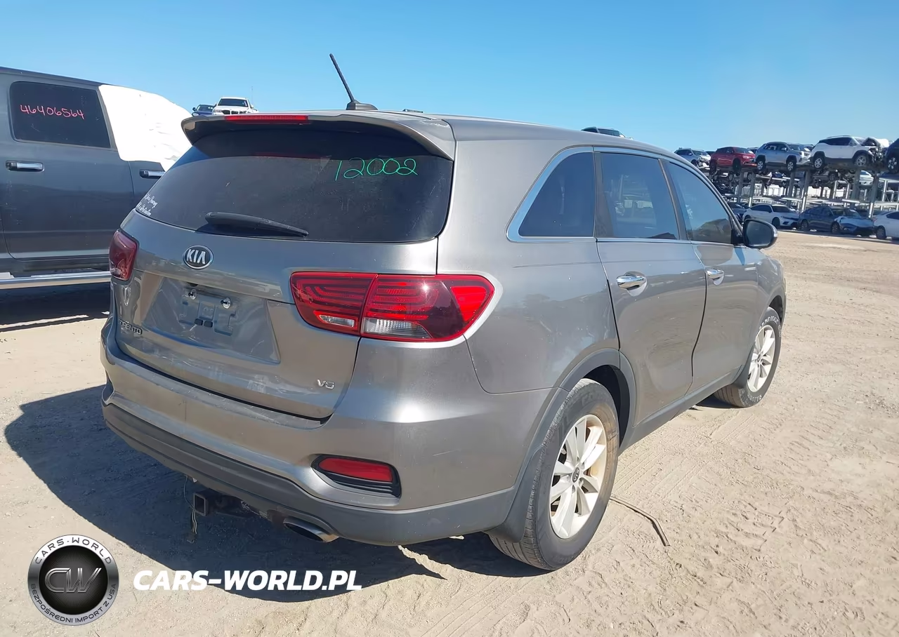 2019 Kia Sorento 3.3L Lx VIN:5XYPG4A55KG452602 - 4