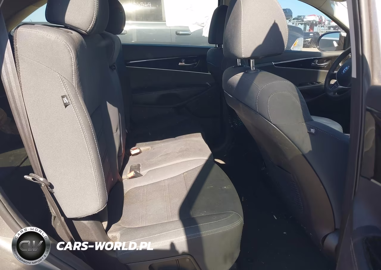 2019 Kia Sorento 3.3L Lx VIN:5XYPG4A55KG452602 - 8
