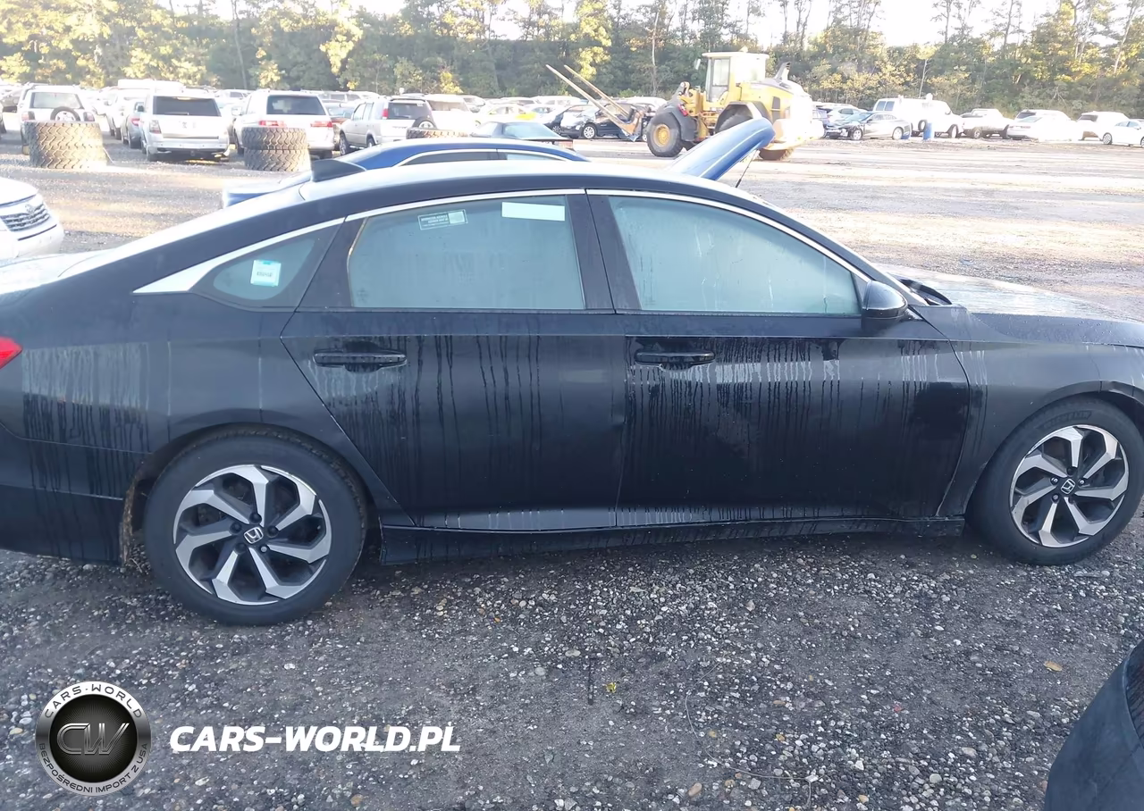2018 Honda Accord Sport VIN:1HGCV1F31JA000415 - 13