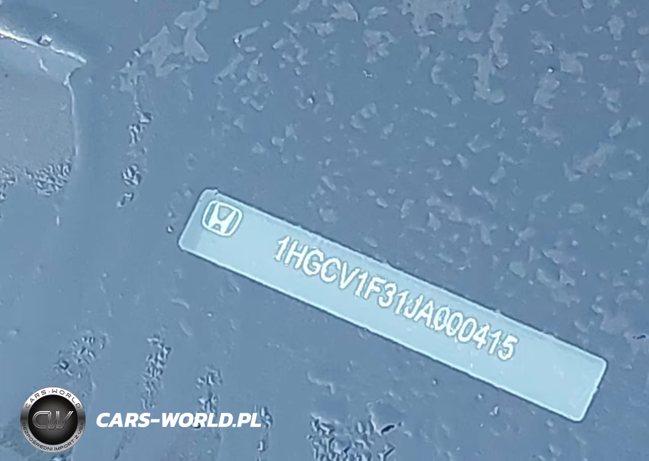 2018 Honda Accord Sport VIN:1HGCV1F31JA000415 - 17