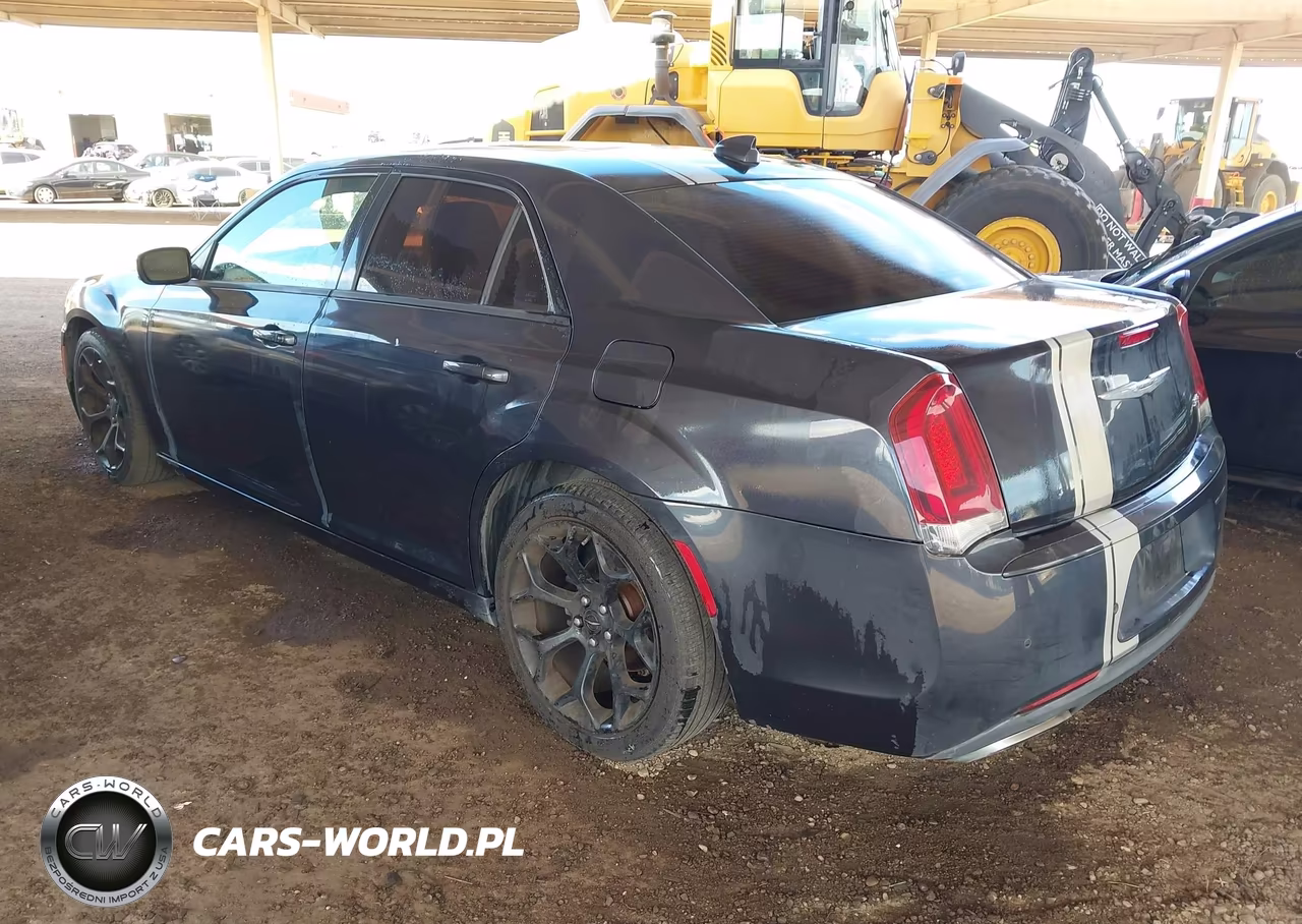 2015 Chrysler 300 300S VIN:2C3CCABG1FH922452 - 3