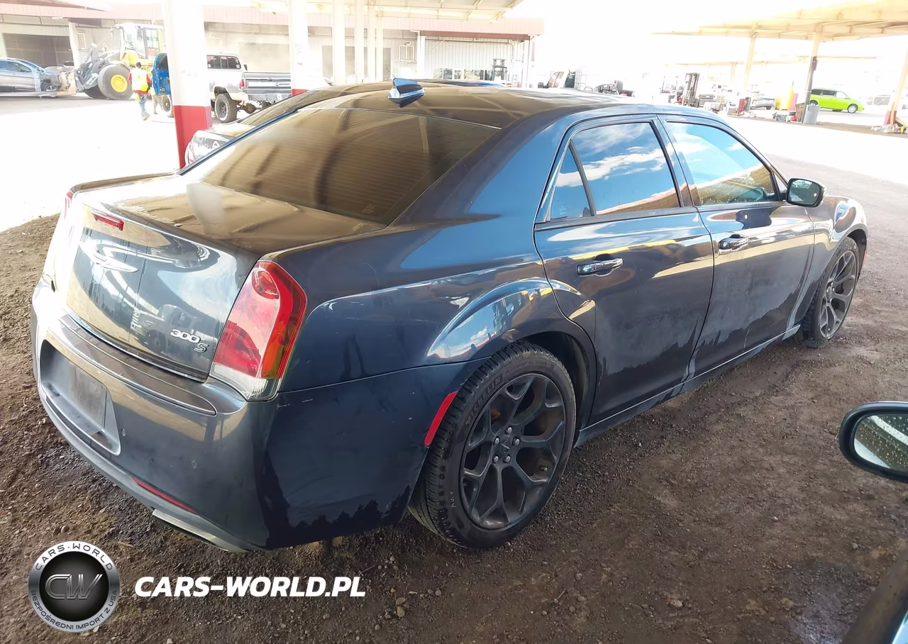 2015 Chrysler 300 300S VIN:2C3CCABG1FH922452 - 4