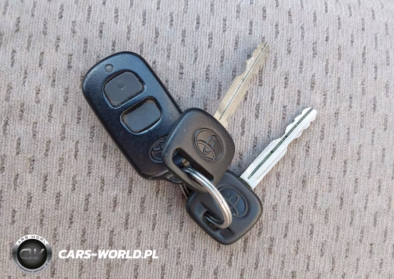 2002 Toyota Camry Le VIN:4T1BE32K32U634677 - 11
