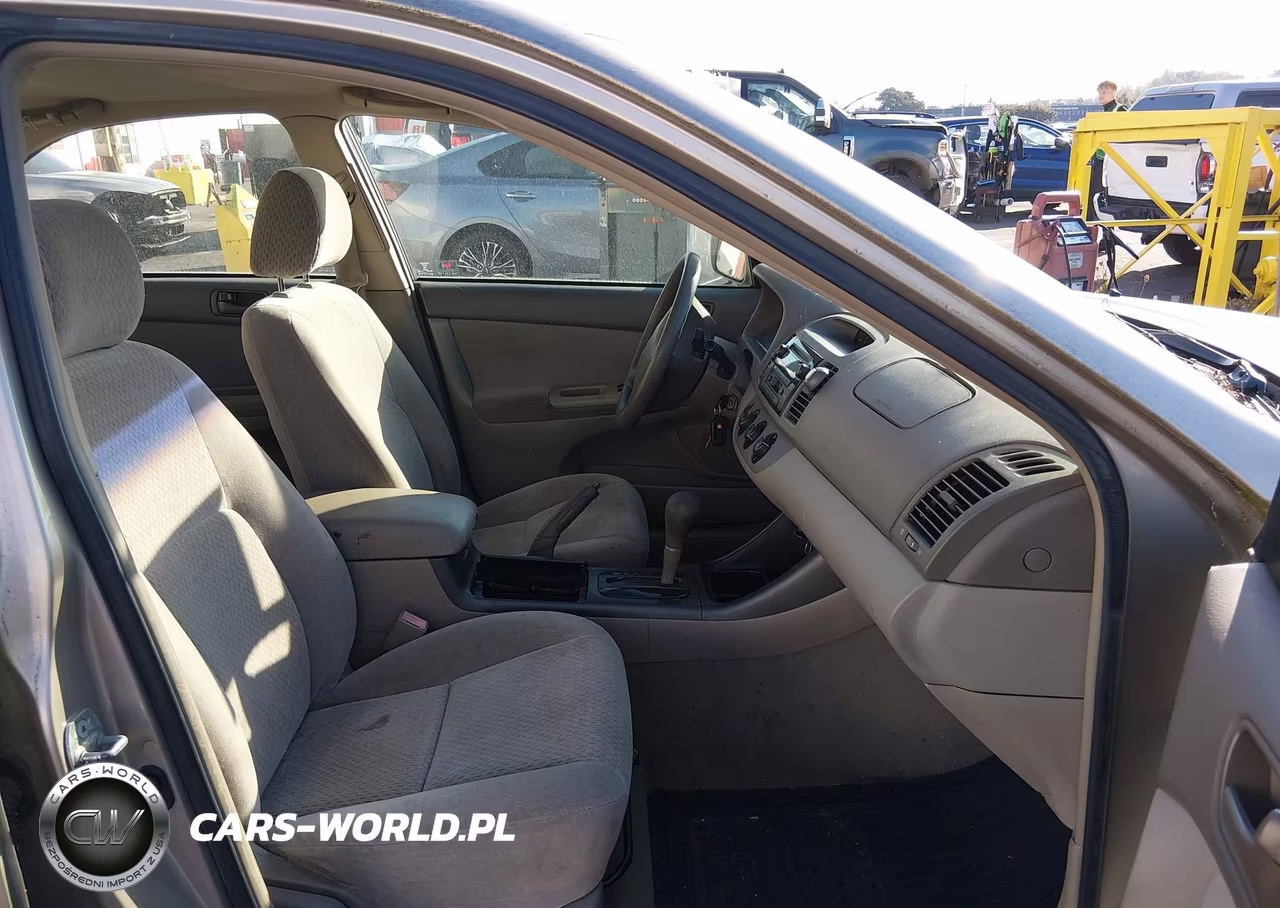 2002 Toyota Camry Le VIN:4T1BE32K32U634677 - 5
