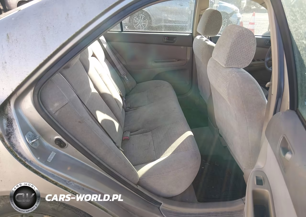 2002 Toyota Camry Le VIN:4T1BE32K32U634677 - 8