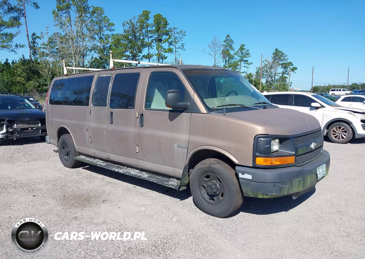 2003 Chevrolet Express VIN:1GAHG39U631112153 - 1