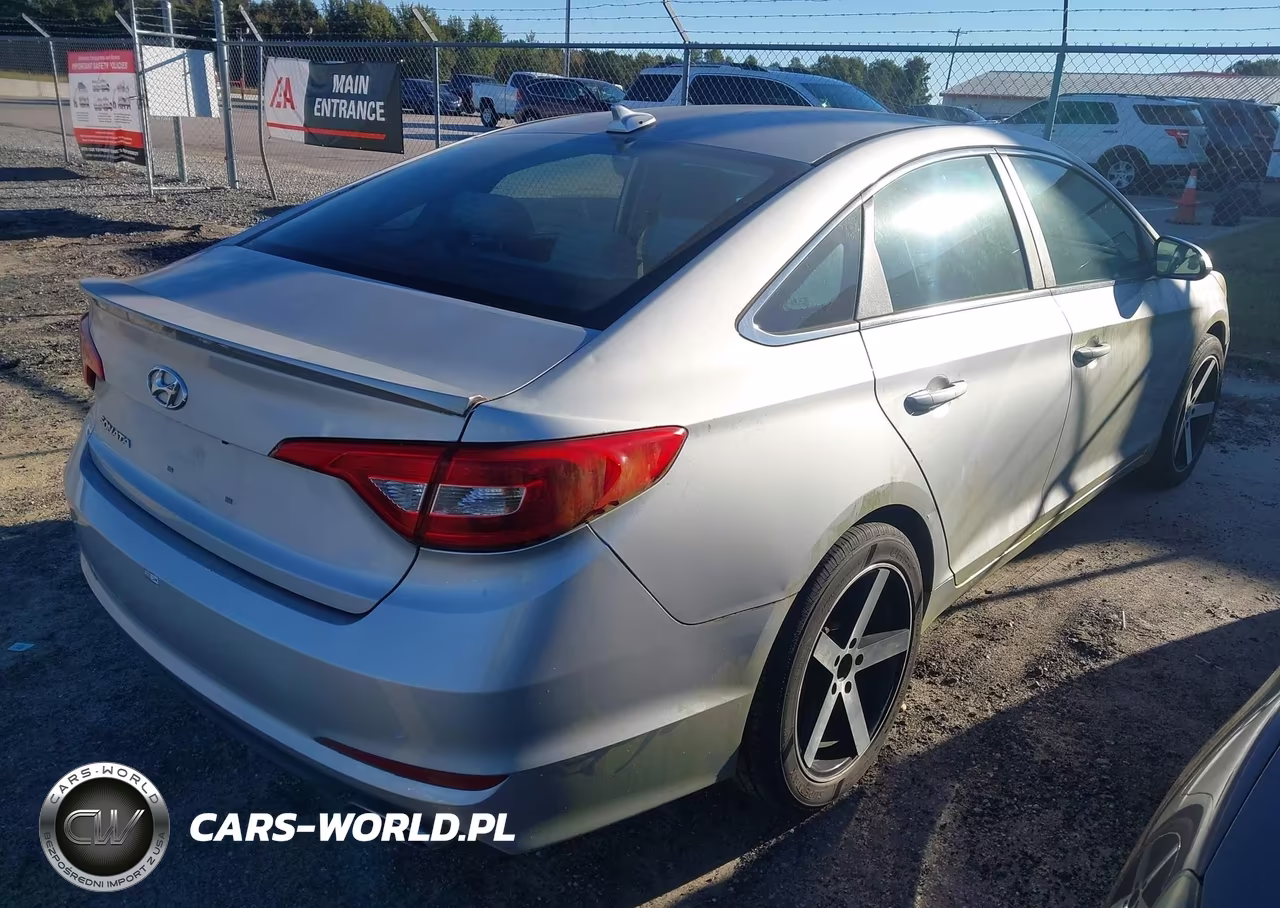2015 Hyundai Sonata Se VIN:5NPE24AF8FH072103 - 4