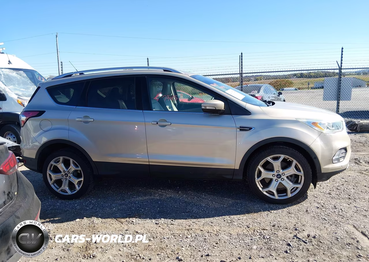 2018 Ford Escape Titanium VIN:1FMCU0J98JUD34250 - 13