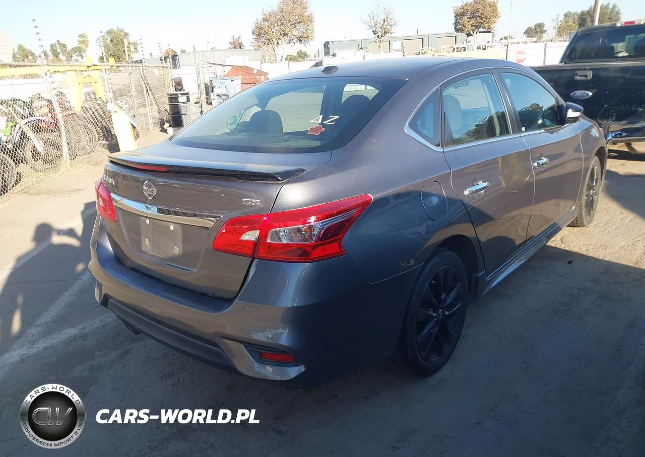 2017 Nissan Sentra Sr VIN:3N1AB7AP7HY388903 - 4