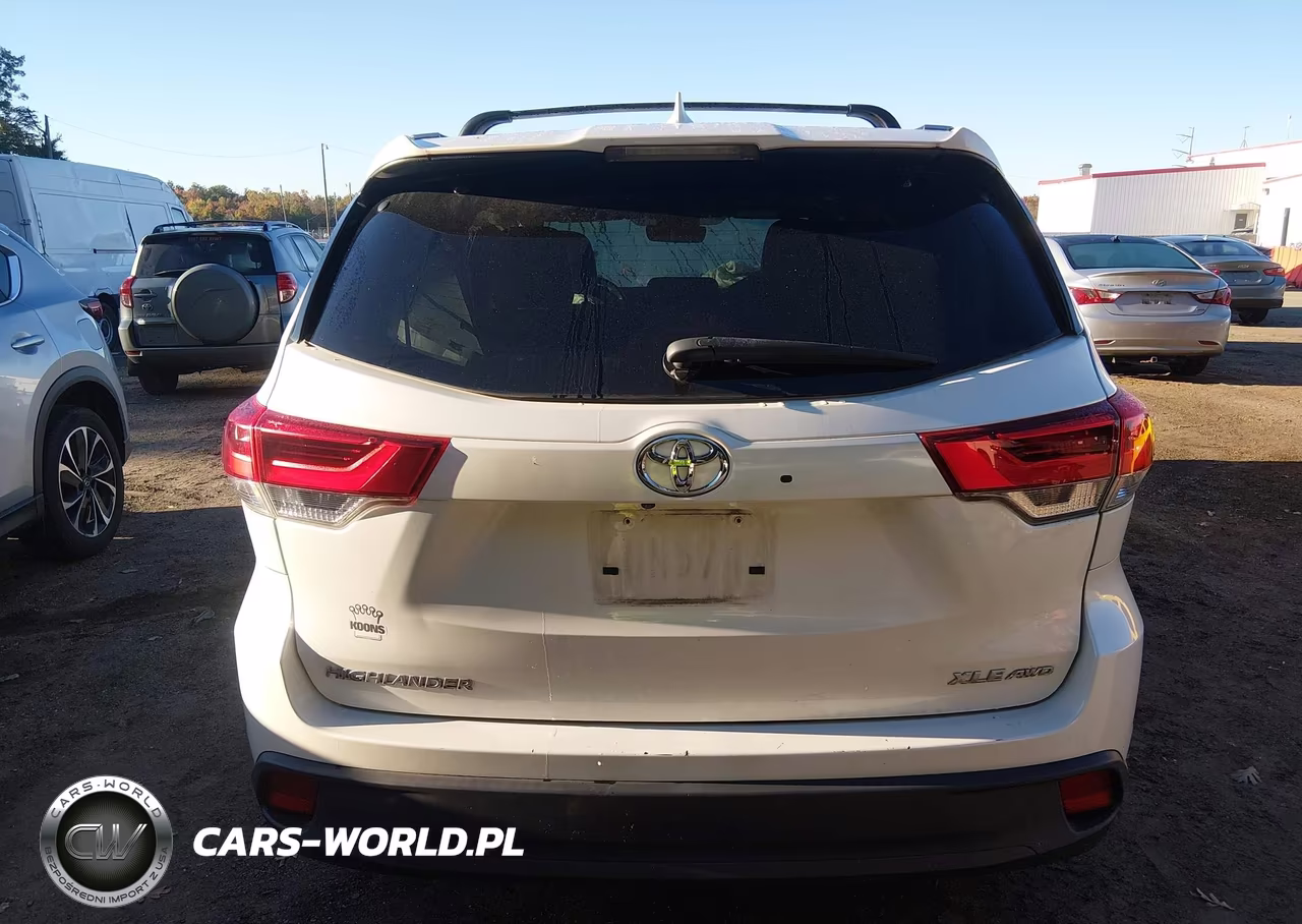 2018 Toyota Highlander Xle VIN:5TDJZRFH5JS548229 - 16