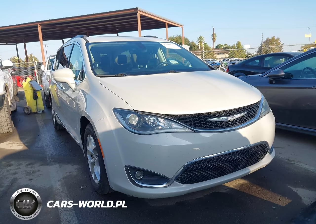 2017 Chrysler Pacifica Touring-L VIN:2C4RC1BGXHR628647 - 1
