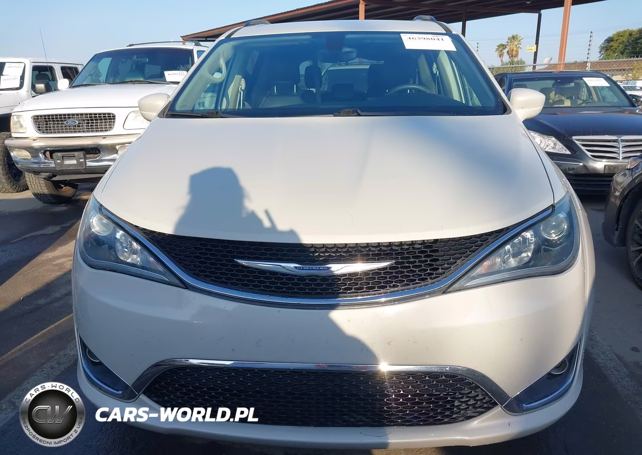 2017 Chrysler Pacifica Touring-L VIN:2C4RC1BGXHR628647 - 13