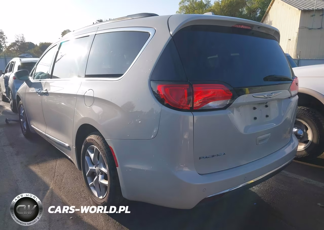 2017 Chrysler Pacifica Touring-L VIN:2C4RC1BGXHR628647 - 15