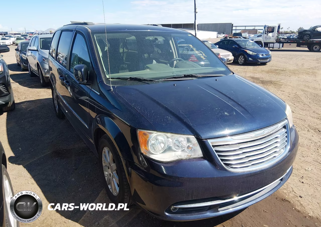 2015 Chrysler Town & Country Touring – zdjęcie 1 z 10