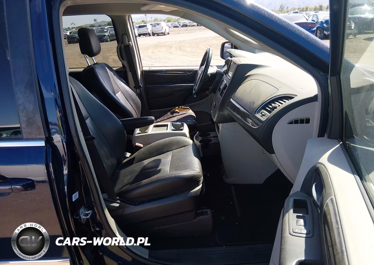 2015 Chrysler Town & Country Touring VIN:2C4RC1BG3FR594399 - 5