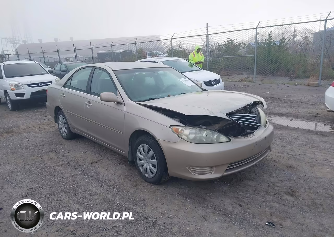 2005 Toyota Camry Le – zdjęcie 1 z 11