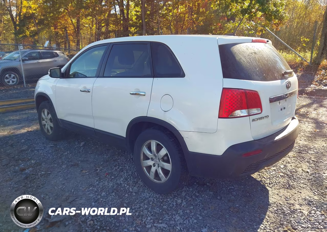2011 Kia Sorento Lx VIN:5XYKT3A1XBG167584 - 3