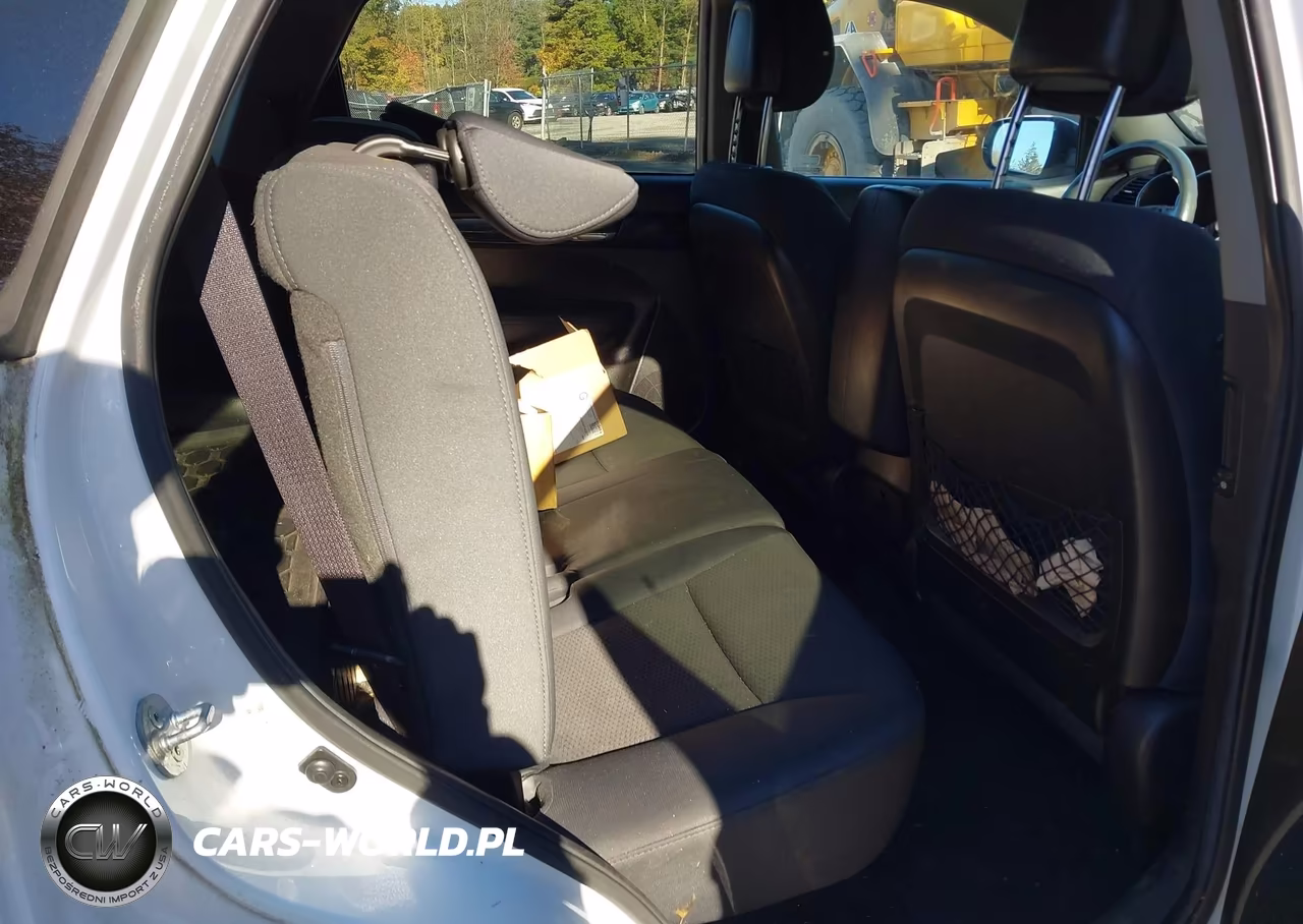 2011 Kia Sorento Lx VIN:5XYKT3A1XBG167584 - 8