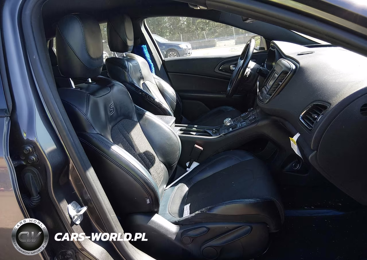2015 Chrysler 200 S VIN:1C3CCCBB4FN658540 - 5