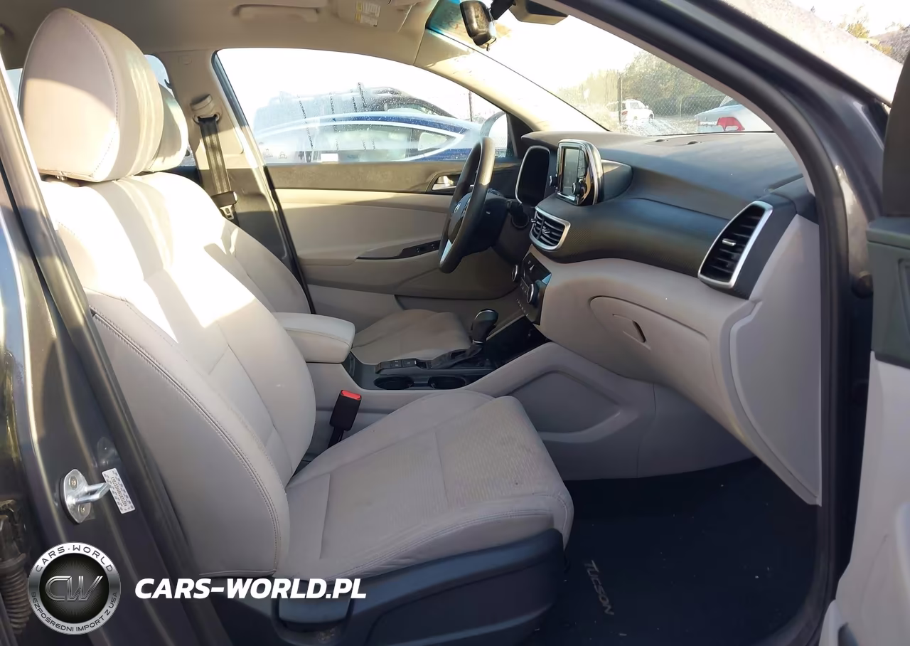 2019 Hyundai Tucson Value VIN:KM8J33A40KU031884 - 5
