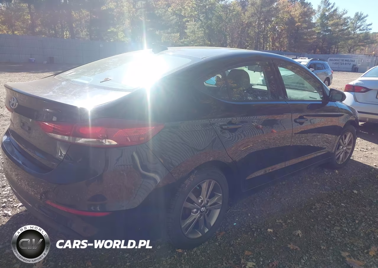 2017 Hyundai Elantra Se VIN:5NPD84LFXHH001589 - 4