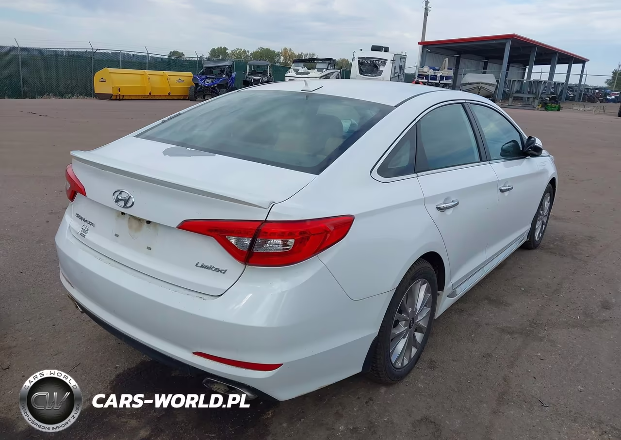2015 Hyundai Sonata Limited VIN:5NPE34AF2FH026781 - 4