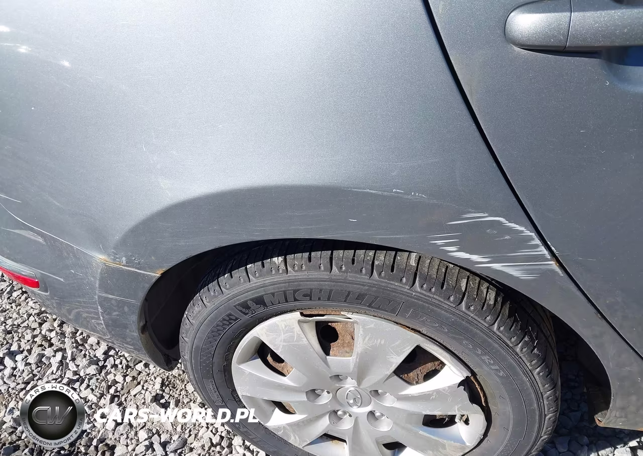 2010 Hyundai Elantra Touring Gls VIN:KMHDB8AE4AU072331 - 15