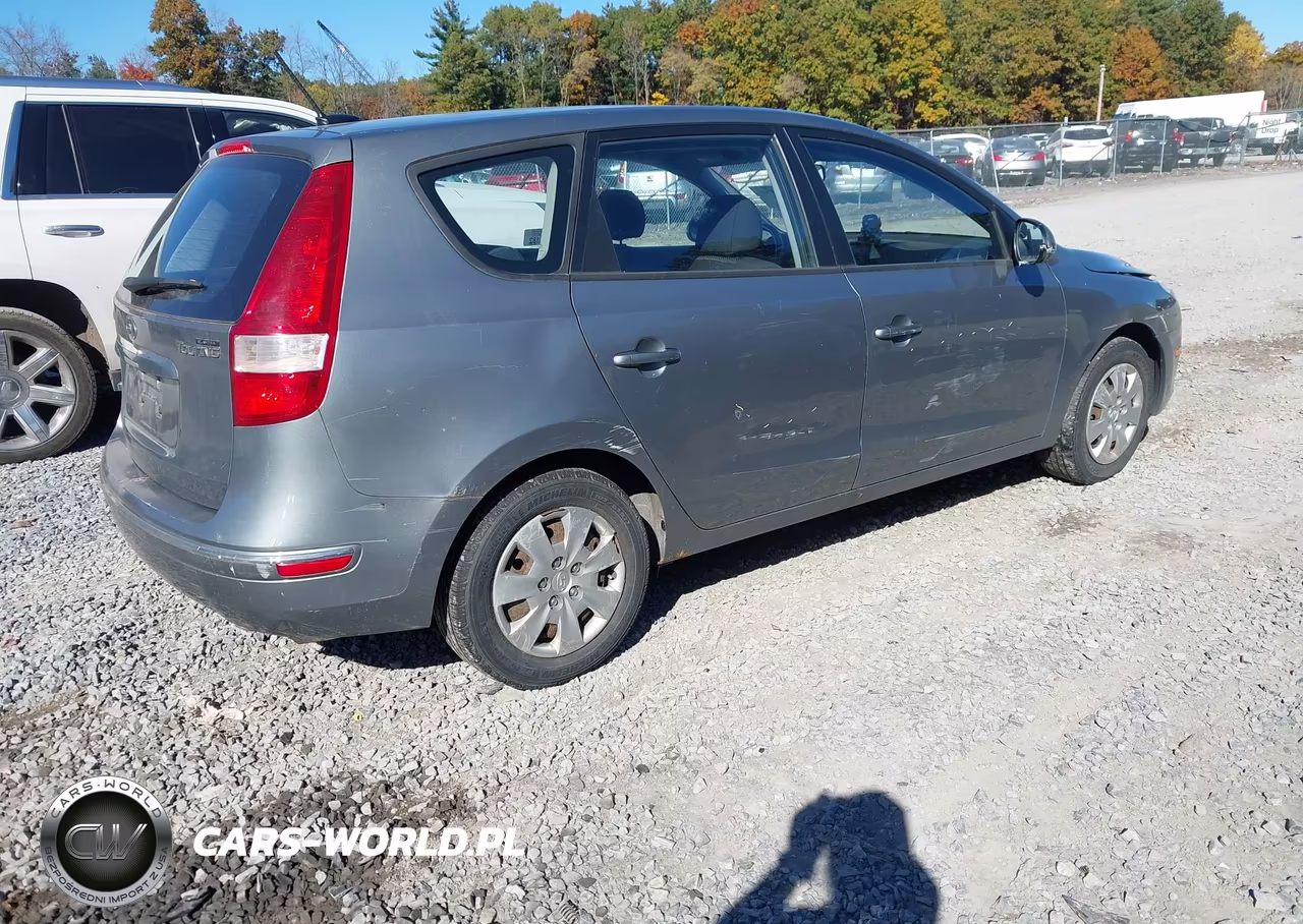 2010 Hyundai Elantra Touring Gls VIN:KMHDB8AE4AU072331 - 4