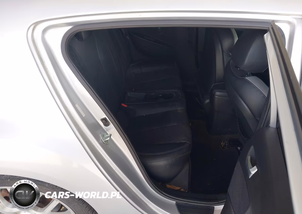2016 Hyundai Veloster Turbo VIN:KMHTC6AE5GU256649 - 8