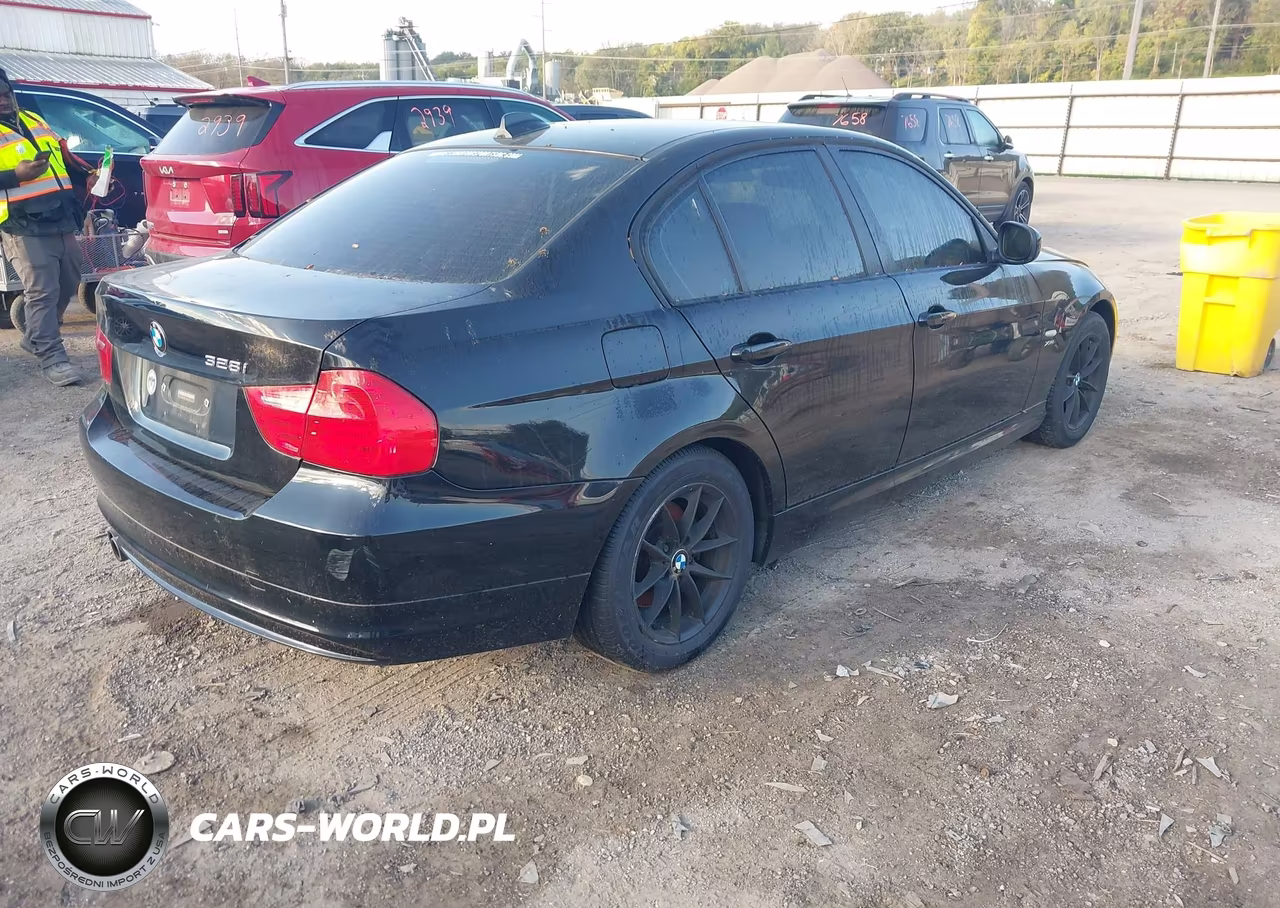 2010 BMW 328I xDrive VIN:WBAPK7C50AA462625 - 4