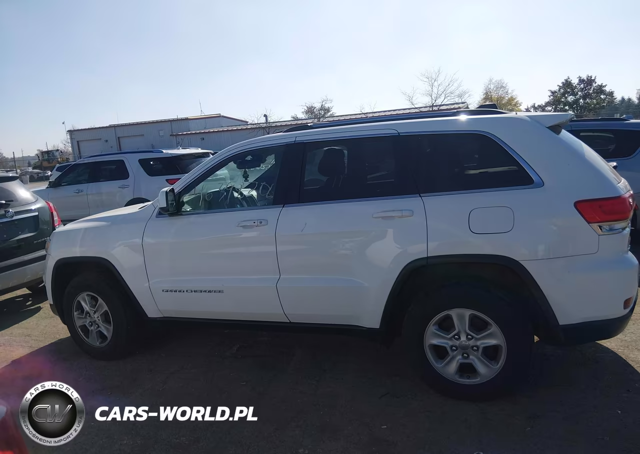 2015 Jeep Grand Cherokee Laredo VIN:1C4RJFAG3FC870576 - 14