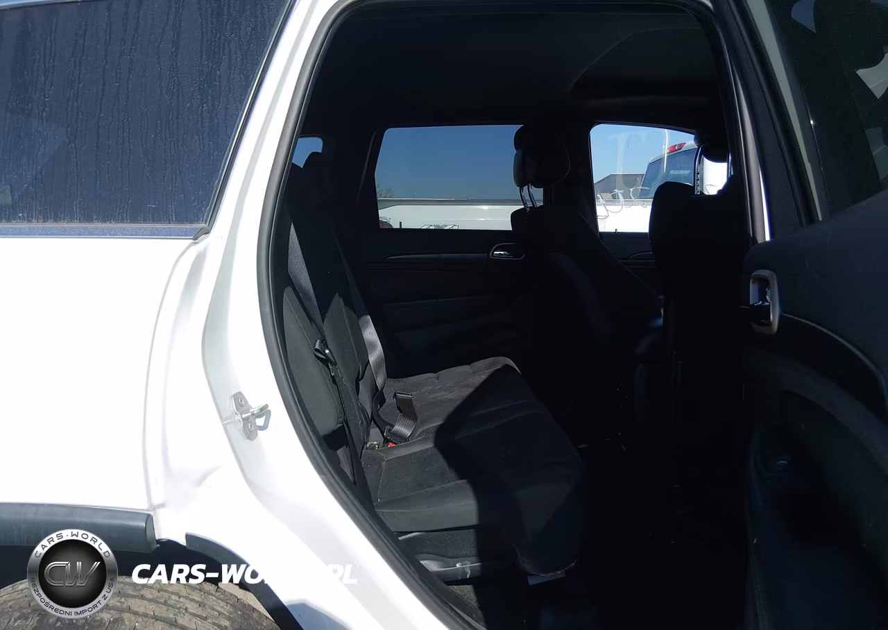 2015 Jeep Grand Cherokee Laredo VIN:1C4RJFAG3FC870576 - 8