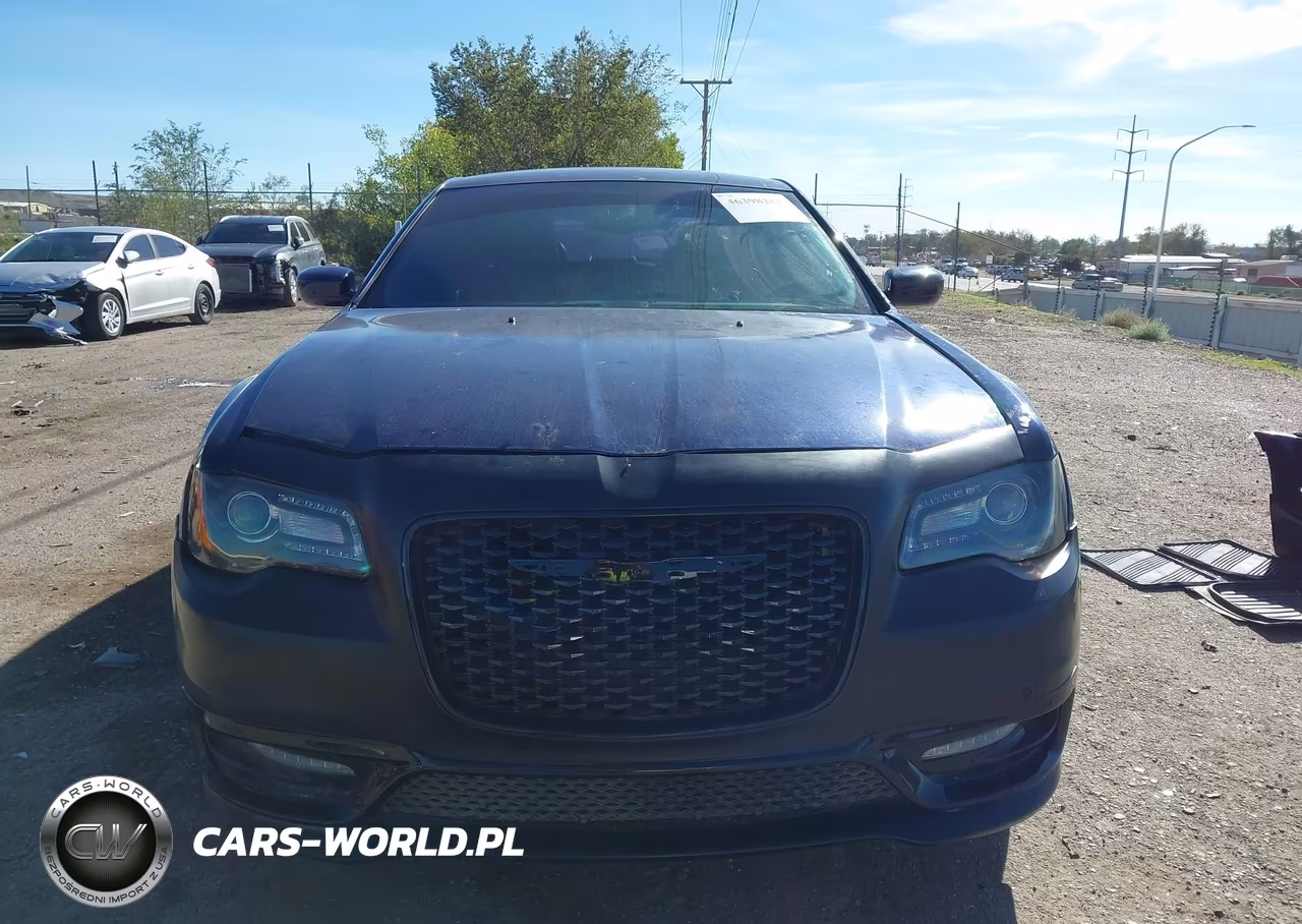 2015 Chrysler 300 300S VIN:2C3CCABG0FH735977 - 13