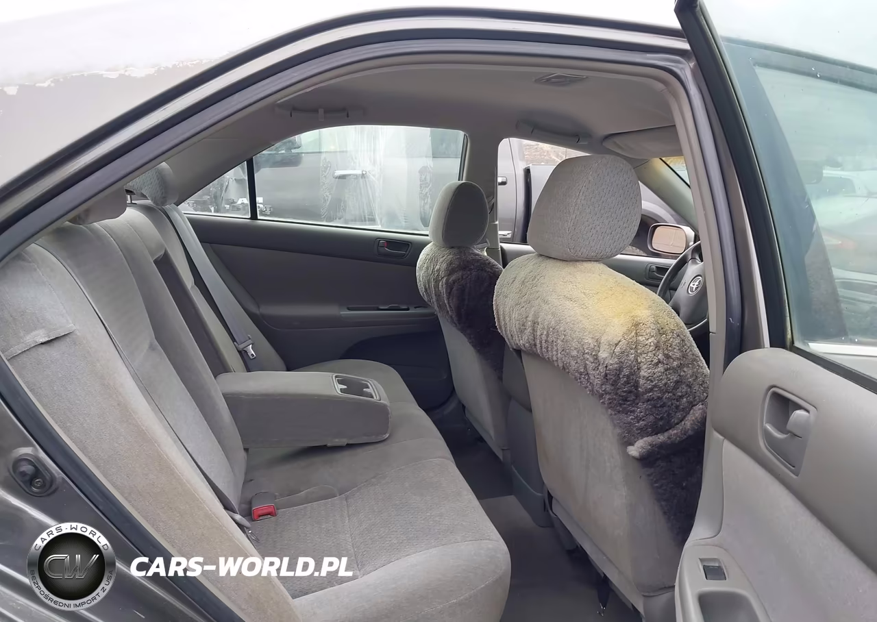 2003 Toyota Camry Le VIN:JTDBE32K130183505 - 8