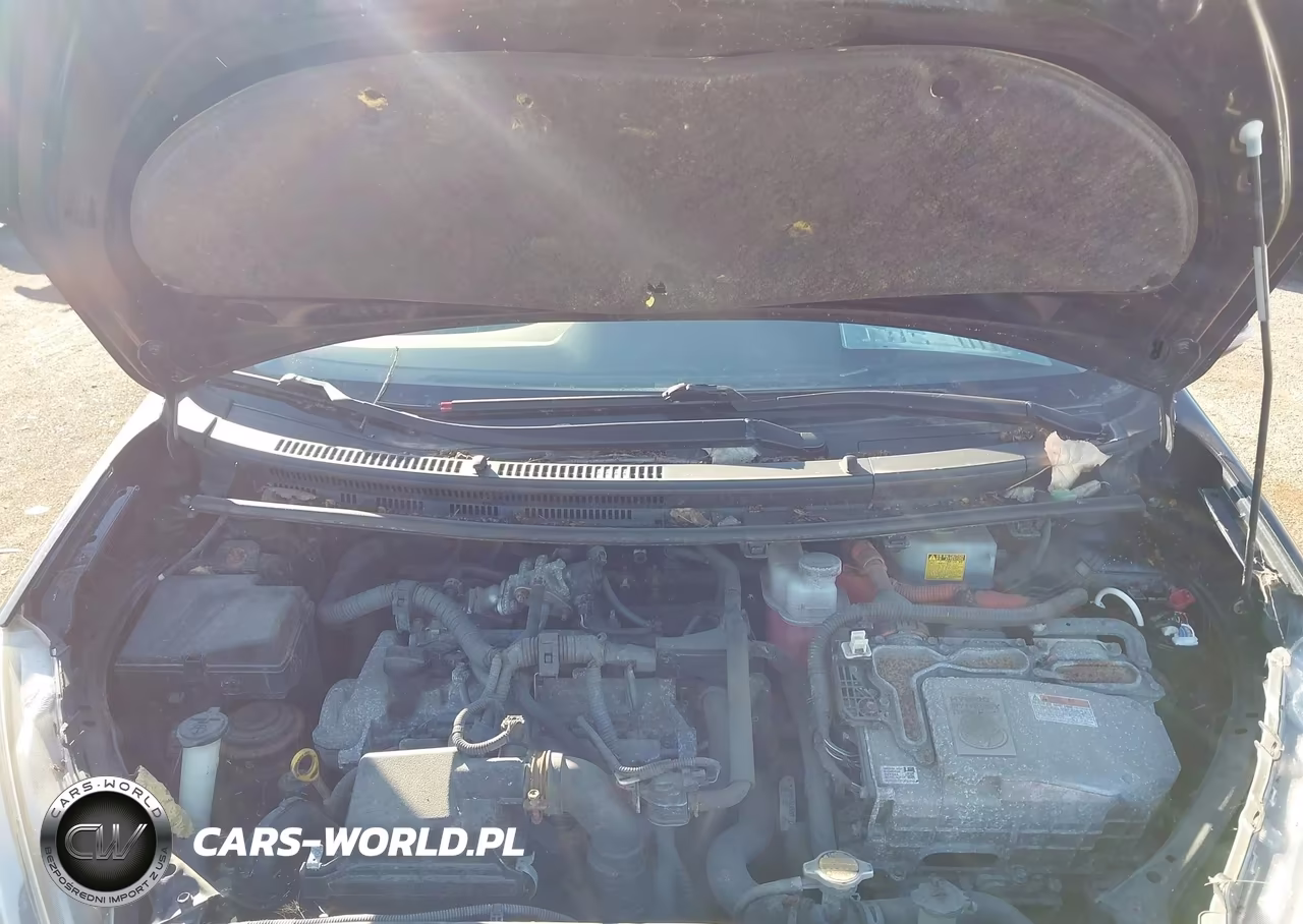 2015 Toyota Prius C Two VIN:JTDKDTB37F1100752 - 10